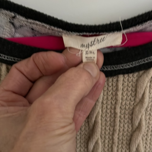 Sweater and soft quilted flannel mixed top mystree size small/M oversized fit - Picture 2 of 4